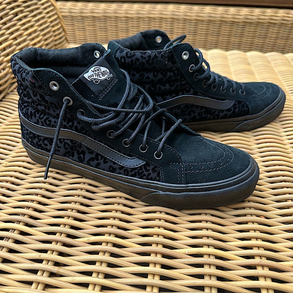 Vans - Sk8-Hi - black/black cheetah high top sneakers